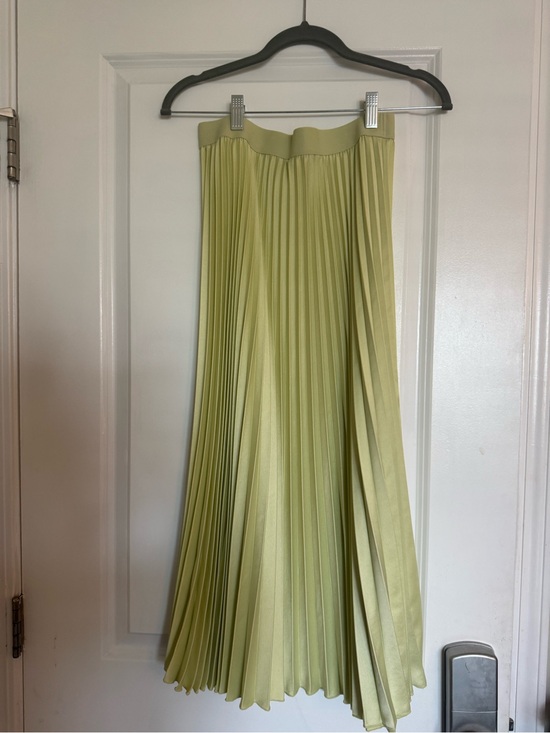H&M Dresses & Skirts - H&M PleatedMidi Skirt in Light Green